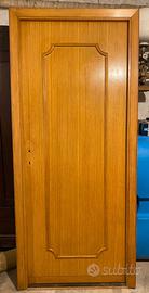 Porte rovere con maniglie ottone