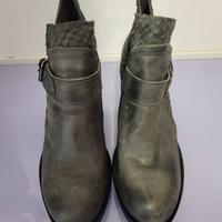 scarpa tronchetto grigio in pelle n. 39