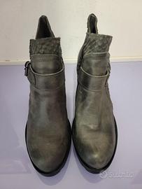 scarpa tronchetto grigio in pelle n. 39