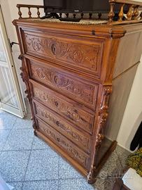 Cassettiera restaurata
