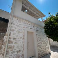 Casetta con terrazzino