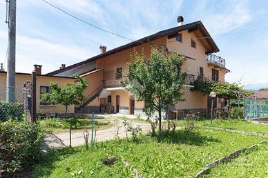 CASA SEMINDIPENDENTE A BARBANIA