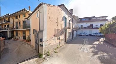 Soluzione indipendente su due livelli con posto au