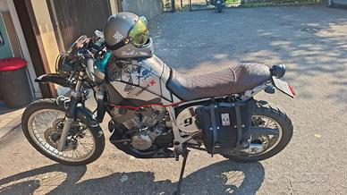 Moto Honda Scrambler Cafe' Racer.