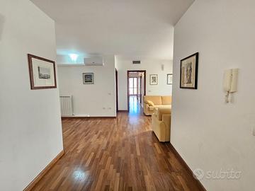 via Roma con box e ampia terrazza vivibile