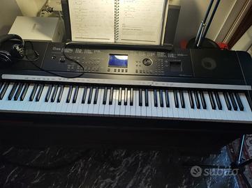 Pianoforte digitale Yamaha DGX660