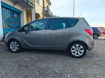 Opel Meriva 1.4 Turbo benzina 120cv Cosmo 