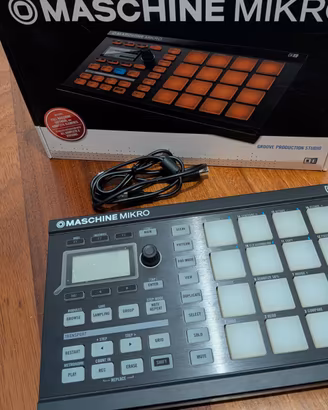 Native Instruments Maschine Mikro MK1  + Komplete