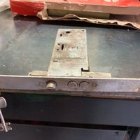 Serratura doppia mandata