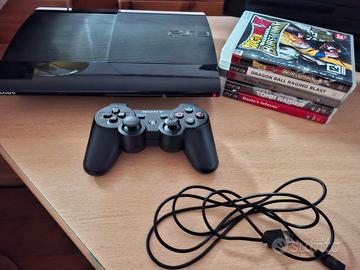 PS3 Super Slim + 1 joystick e 5 giochi