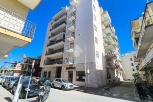 4 LOCALI A POMIGLIANO D'ARCO