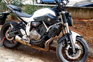 Moto Yamaha MT07