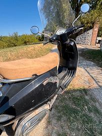 vespa LX 150 anno 2007.
