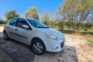  renault clio del 2010 per neopatentati e GPL