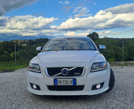 Volvo v 50 r design