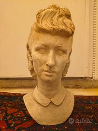 Busto in gesso di donna anni '40
