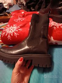 stivaletti Neri Bata 