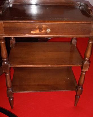 Mobiletto in legno