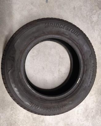 4 Pneumatici estivi Bridgestone 215/65 R17