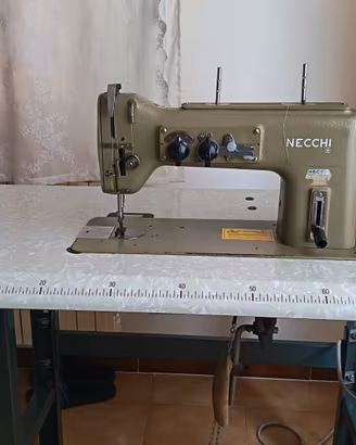 macchina da cucire industriale