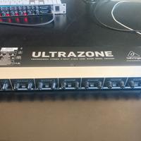 Behringer ZMX2600 -  mixer zona