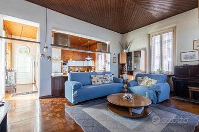 VILLA SINGOLA A MONZA