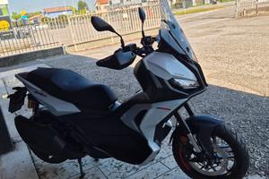 APRILIA SR GT 400