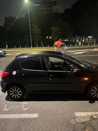 Peugeot 206 nera – Benzina – 2012– 97.000 km