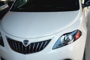 lancia Ypsilon terza serie 1.0 Fire fly 70cv hybr