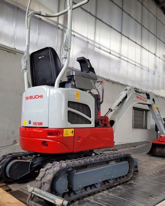 Miniescavatore Takeuchi TB 210R usato