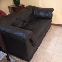 divano in pelle nera due posti 