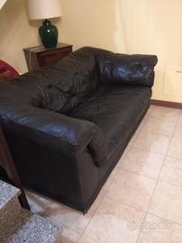 divano in pelle nera due posti 