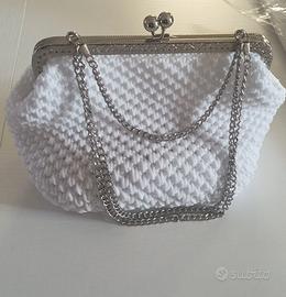 Elegante Borsa a Mano e Tracolla Bianca