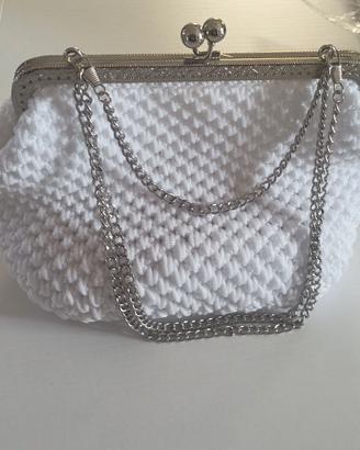 Elegante Borsa a Mano e Tracolla Bianca