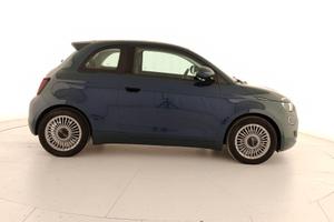 Fiat 500e icon 42kwh dicembre 2022 navigatore