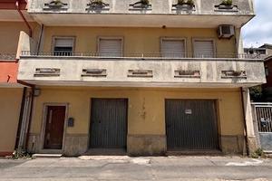 Appartamento panoramico, giardino e garage