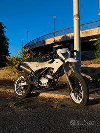 Rieju mrt 125
