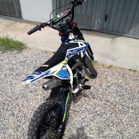 Pit bike