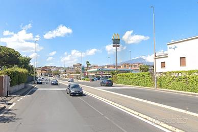 Uffici e deposito in via Passo Gravina