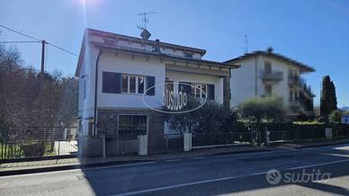 Villa di 181 m² con più di 5 locali e box auto dop