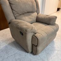 Poltrona in tessuto beige