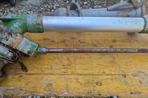 Irrigatore e cavalletti