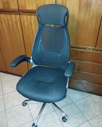 Sedia da ufficio con poggia testa, come NUOVA