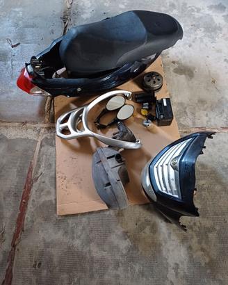 Ricambi scooter Sym hd 200 evo anno 2009