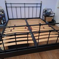 Letto in ferro nero 