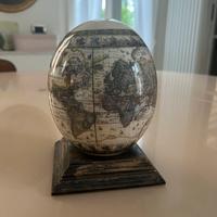 Uovo di struzzo decorato