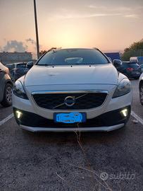 VOLVO V40 CROSS COUNTRY