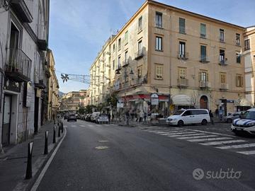 Attività / Licenza di 50 m² con 1 locale a Piano d