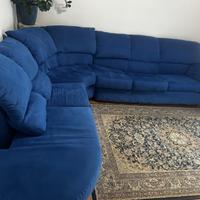 Divano angolare blu con letto matrimoniale incorpo