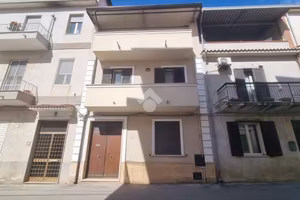CASA SEMINDIPENDENTE A REGGIO DI CALABRIA